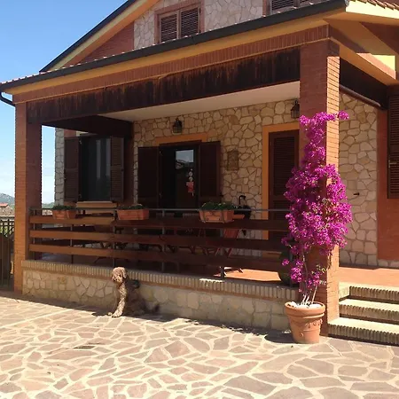 לינה וארוחת בוקר Il Casale Dei Fiori טיבולי